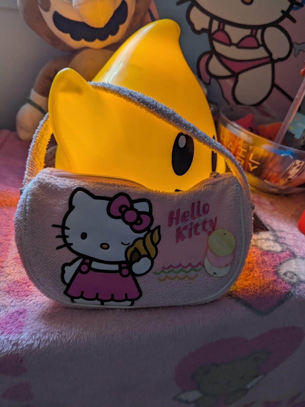 Hello Kitty Pink Tropical Purse Shell